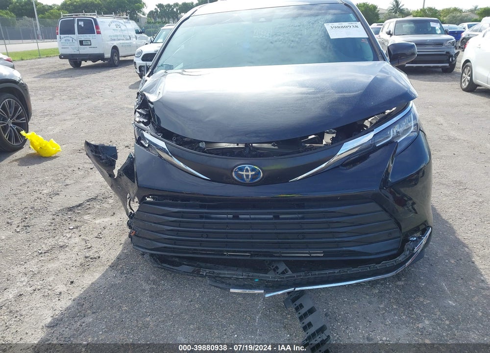 2022 TOYOTA SIENNA XLE VIN: 5TDYRKEC0NS107867