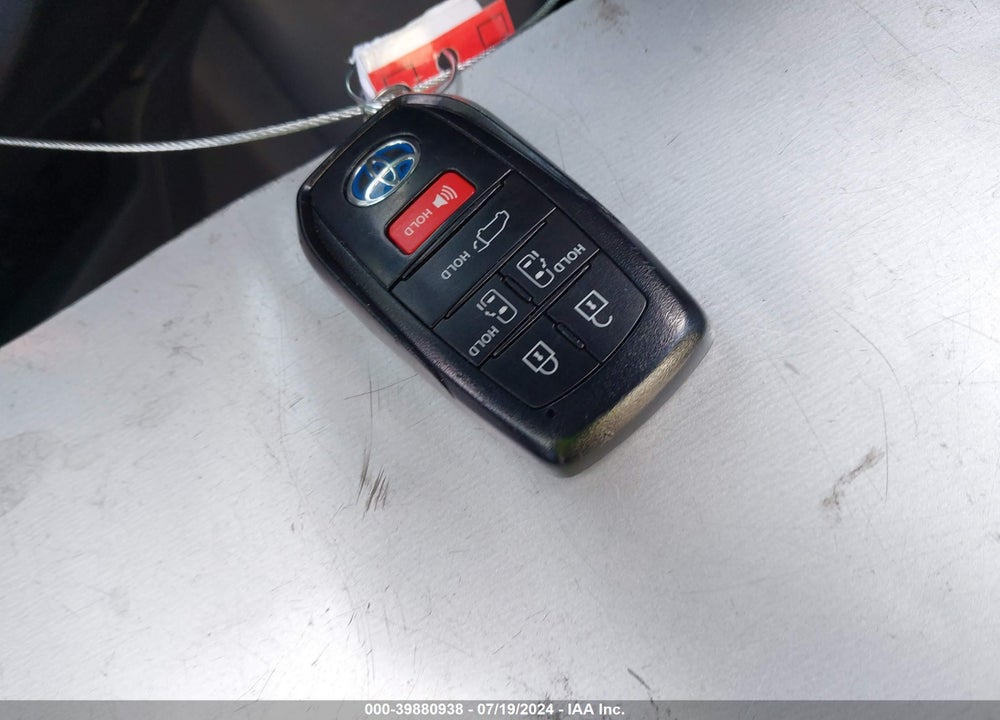 2022 TOYOTA SIENNA XLE VIN: 5TDYRKEC0NS107867