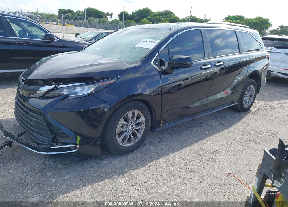2022 TOYOTA SIENNA XLE VIN: 5TDYRKEC0NS107867