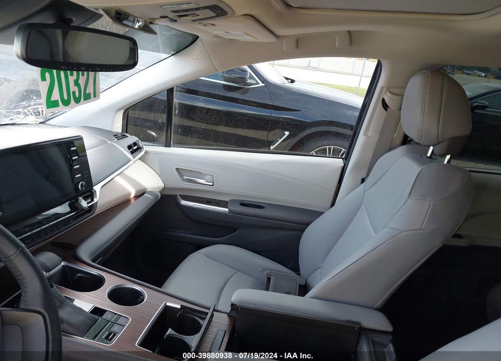 2022 TOYOTA SIENNA XLE VIN: 5TDYRKEC0NS107867