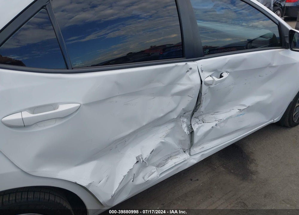 2017 TOYOTA COROLLA SE VIN: 5YFBURHE5HP612827