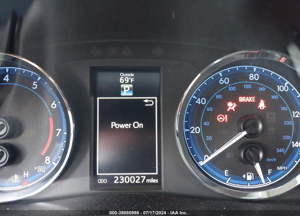 2017 TOYOTA COROLLA SE VIN: 5YFBURHE5HP612827