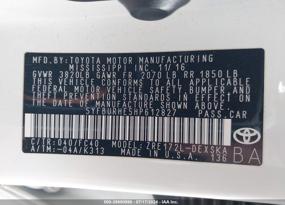 2017 TOYOTA COROLLA SE VIN: 5YFBURHE5HP612827