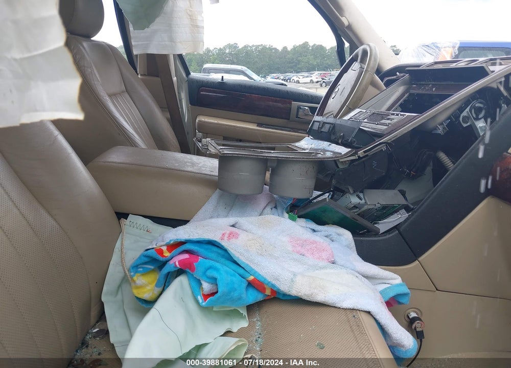 2005 LINCOLN NAVIGATOR VIN: 5LMFU27515LJ21680