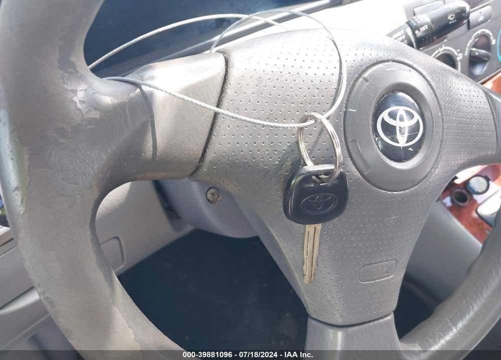 2005 TOYOTA COROLLA LE VIN: JTDBR32E152065377