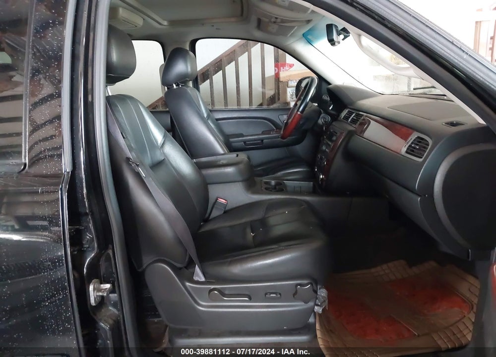 2014 CHEVROLET SUBURBAN 1500 LT VIN: 1GNSCJE07ER104283