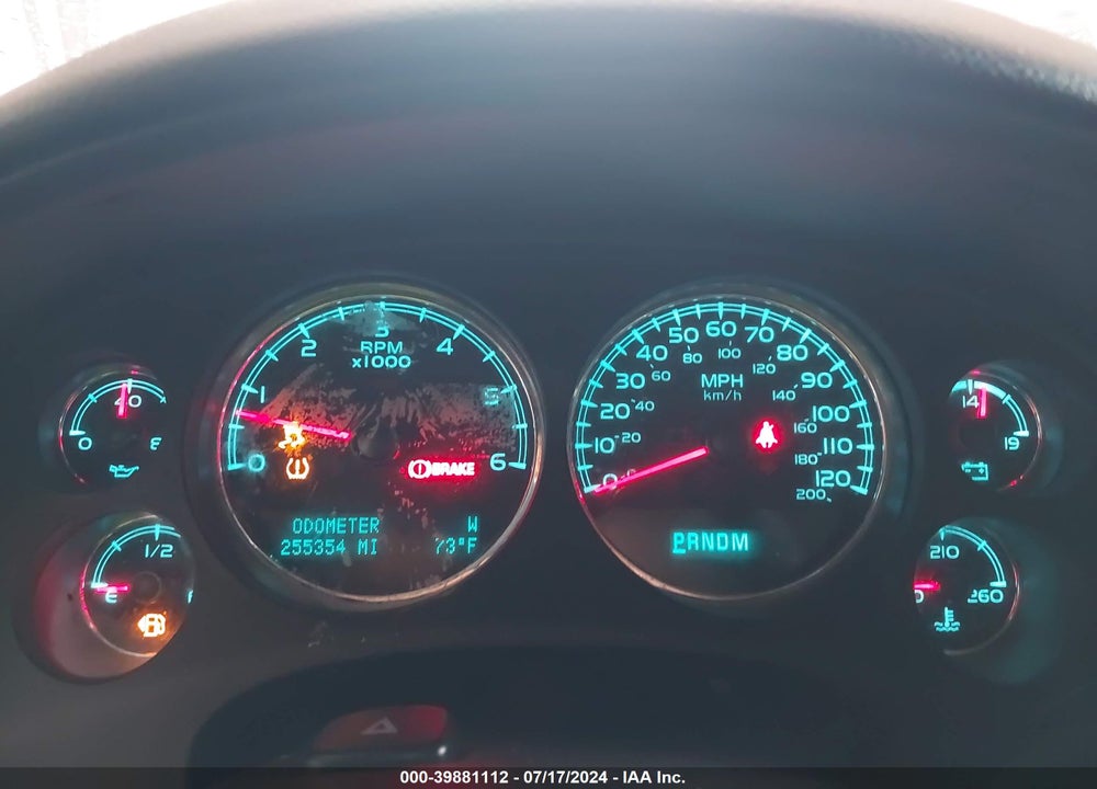 2014 CHEVROLET SUBURBAN 1500 LT VIN: 1GNSCJE07ER104283