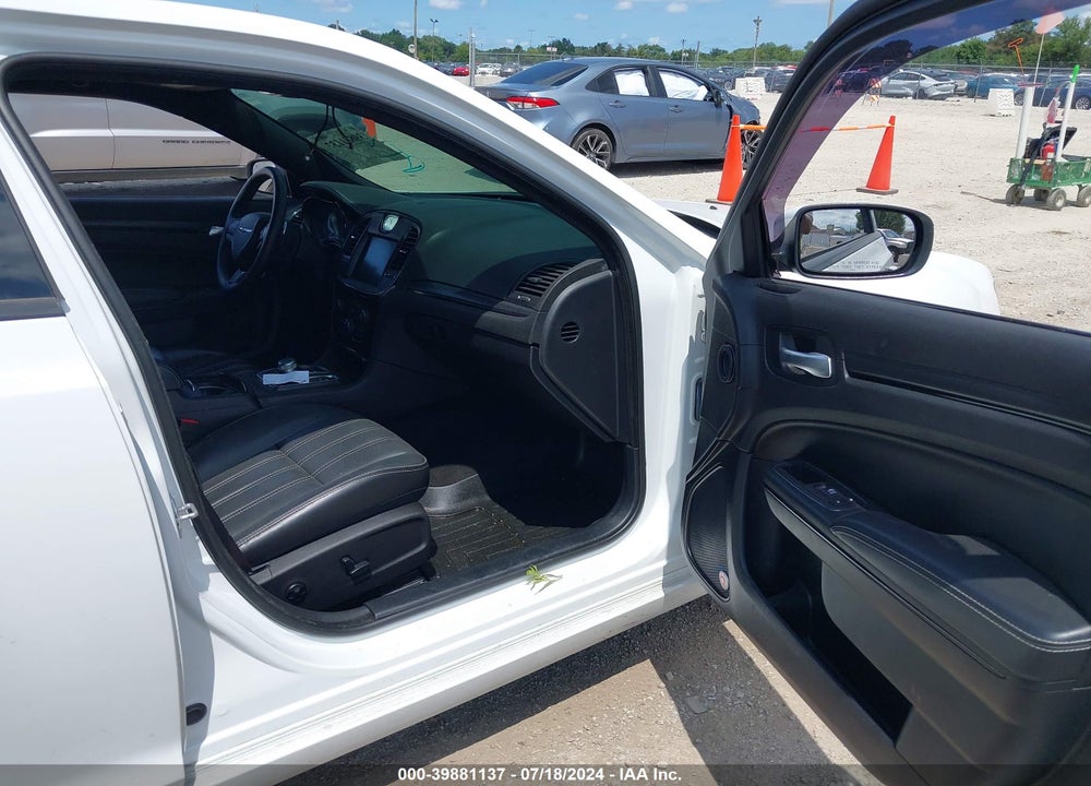 2015 CHRYSLER 300 300S VIN: 2C3CCAGG9FH927813