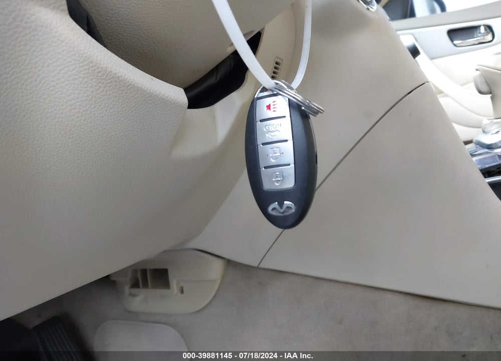 2014 INFINITI QX70 VIN: JN8CS1MU1EM450092