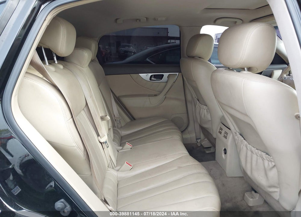 2014 INFINITI QX70 VIN: JN8CS1MU1EM450092