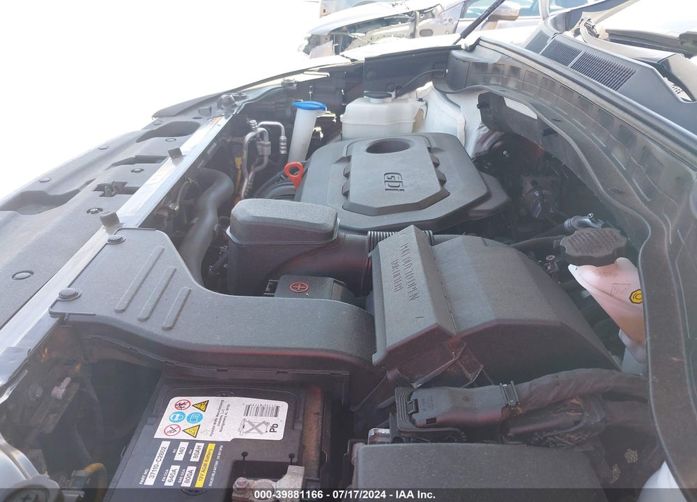 2017 HYUNDAI SANTA FE SPORT 2.4L VIN: 5NMZUDLB8HH024185