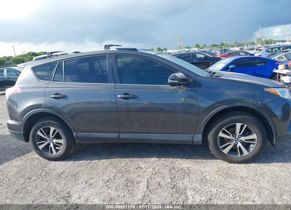 2018 TOYOTA RAV4 XLE VIN: JTMWFREV7JJ152905