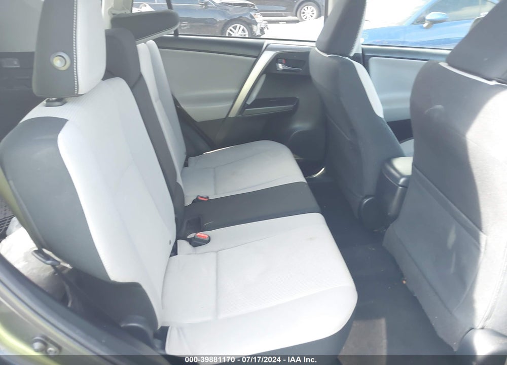 2018 TOYOTA RAV4 XLE VIN: JTMWFREV7JJ152905