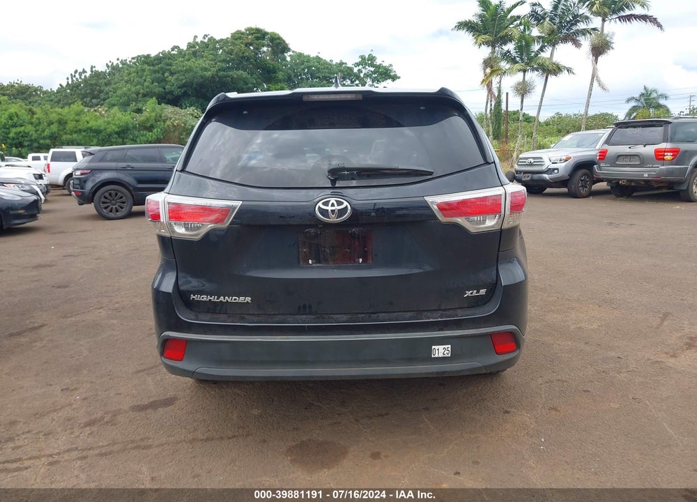 2015 TOYOTA HIGHLANDER XLE V6 VIN: 5TDKKRFH4FS111211