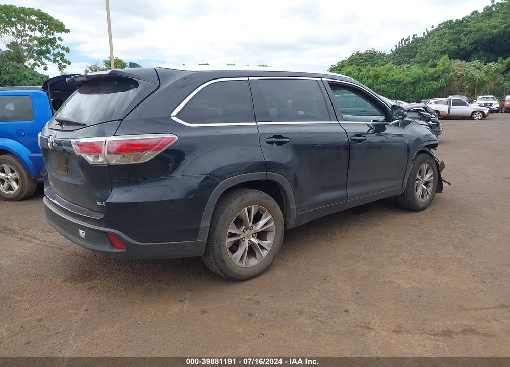 2015 TOYOTA HIGHLANDER XLE V6 VIN: 5TDKKRFH4FS111211