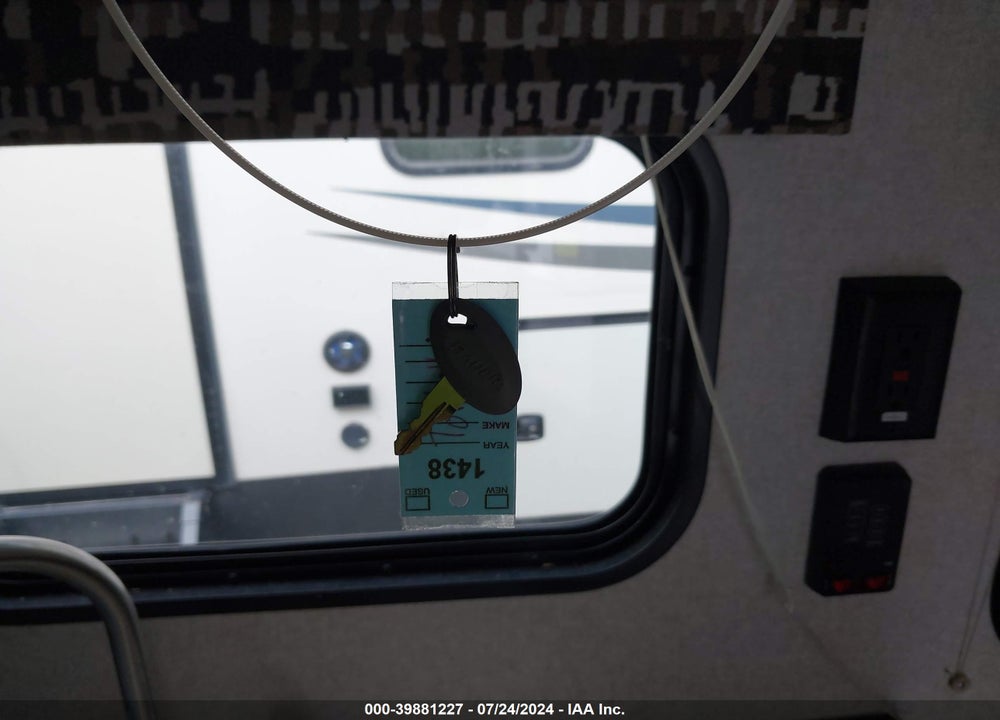 2017 JAYCO JAY FLIGHT VIN: 1UJBJ0BNXH17V0266