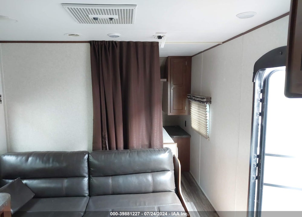 2017 JAYCO JAY FLIGHT VIN: 1UJBJ0BNXH17V0266