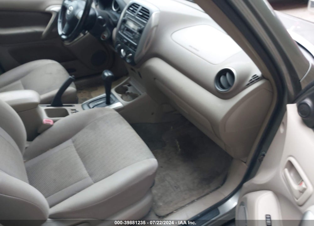 2005 TOYOTA RAV4 VIN: JTEHD20V050043996