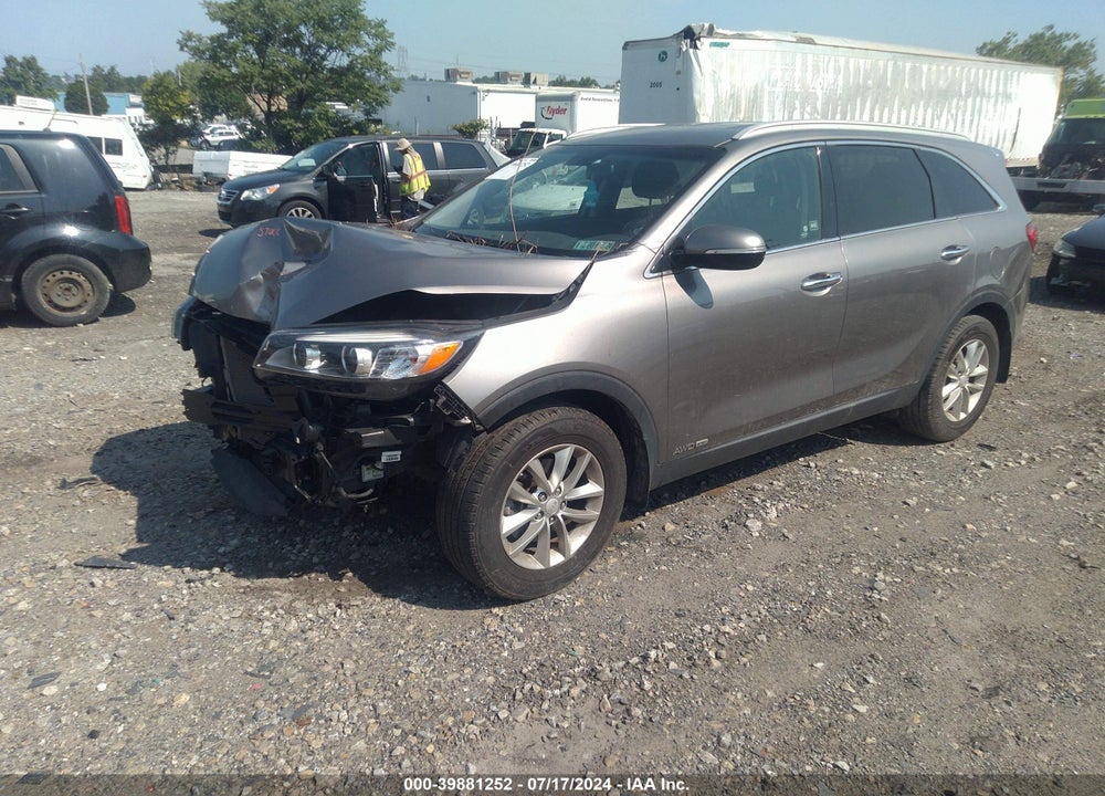 2016 KIA SORENTO 3.3L LX VIN: 5XYPGDA57GG178424