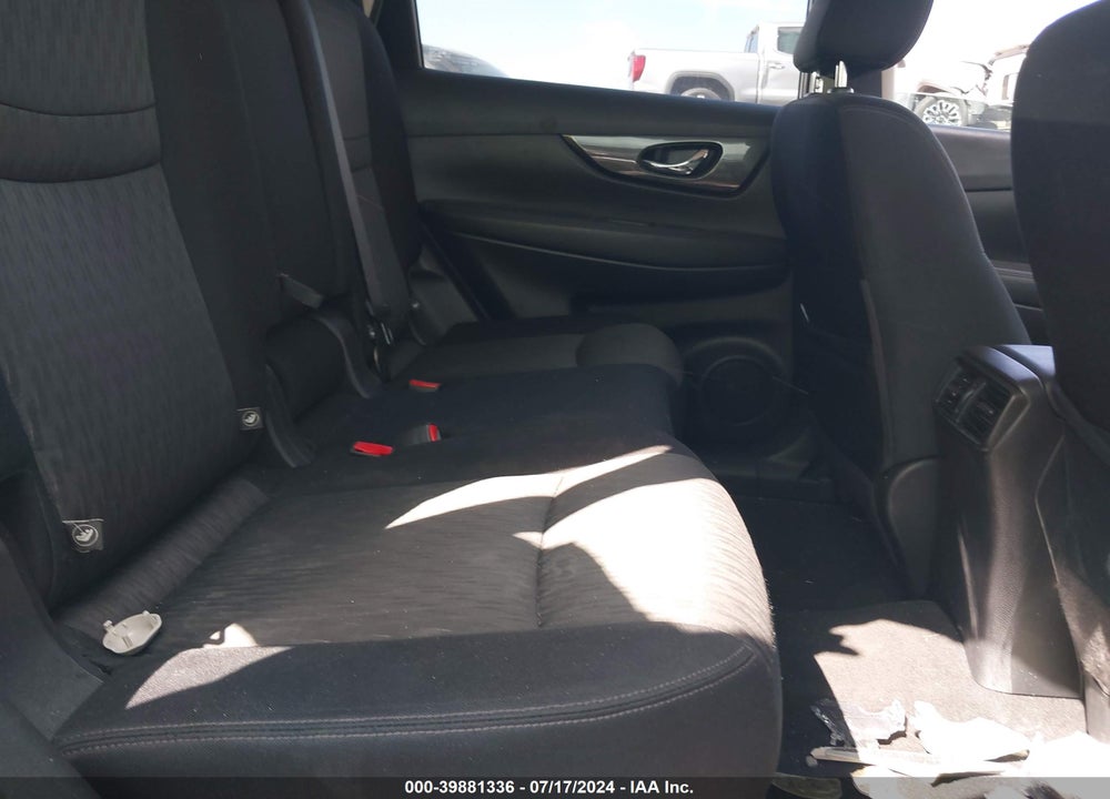 2017 NISSAN ROGUE SV VIN: JN8AT2MT2HW404572