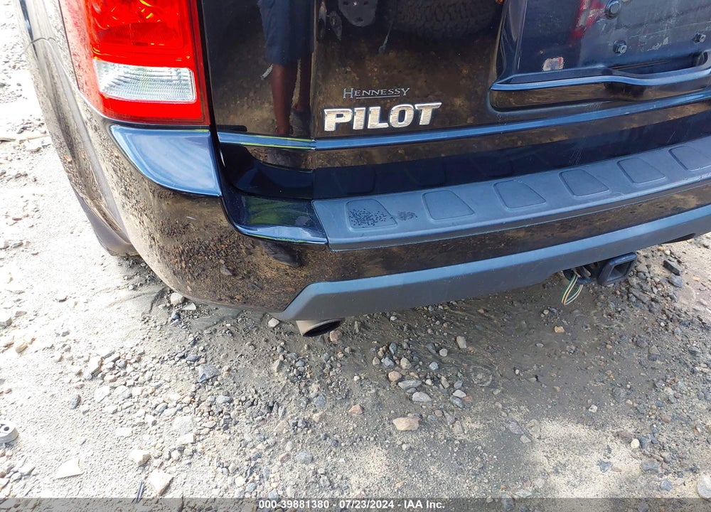 2011 HONDA PILOT EX-L VIN: 5FNYF3H50BB031594