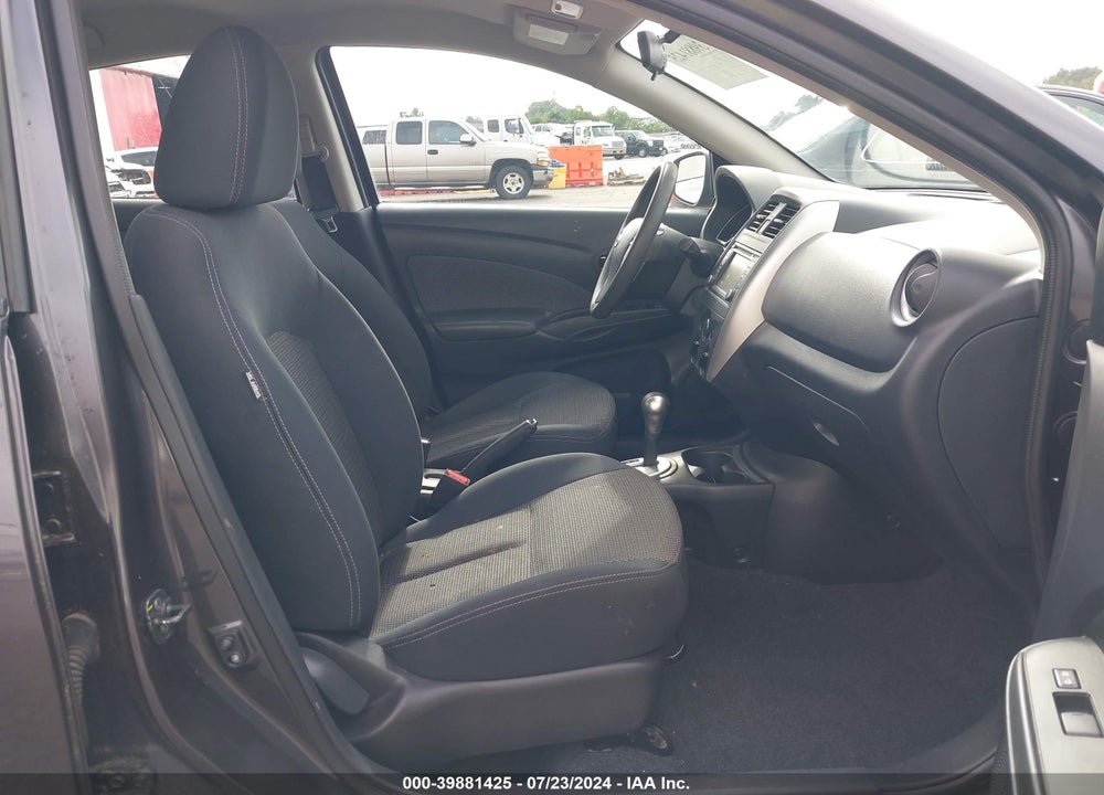 2015 NISSAN VERSA 1.6 SL VIN: 3N1CN7AP2FL949227