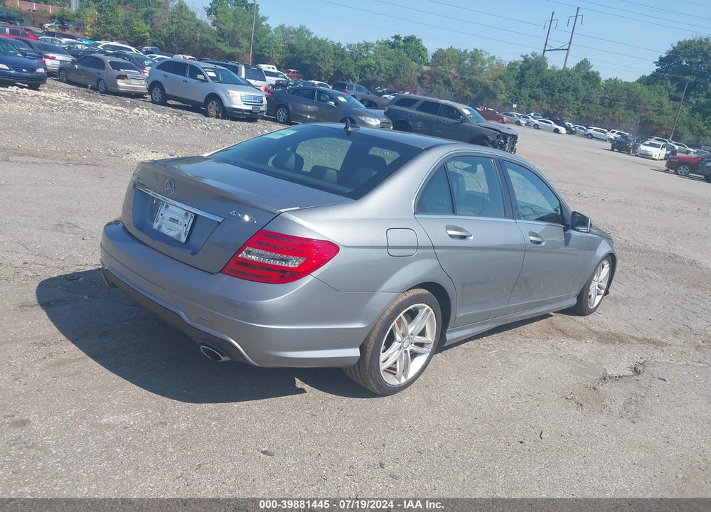 2013 MERCEDES-BENZ C 300 LUXURY 4MATIC/SPORT 4MATIC VIN: WDDGF8AB0DR251670