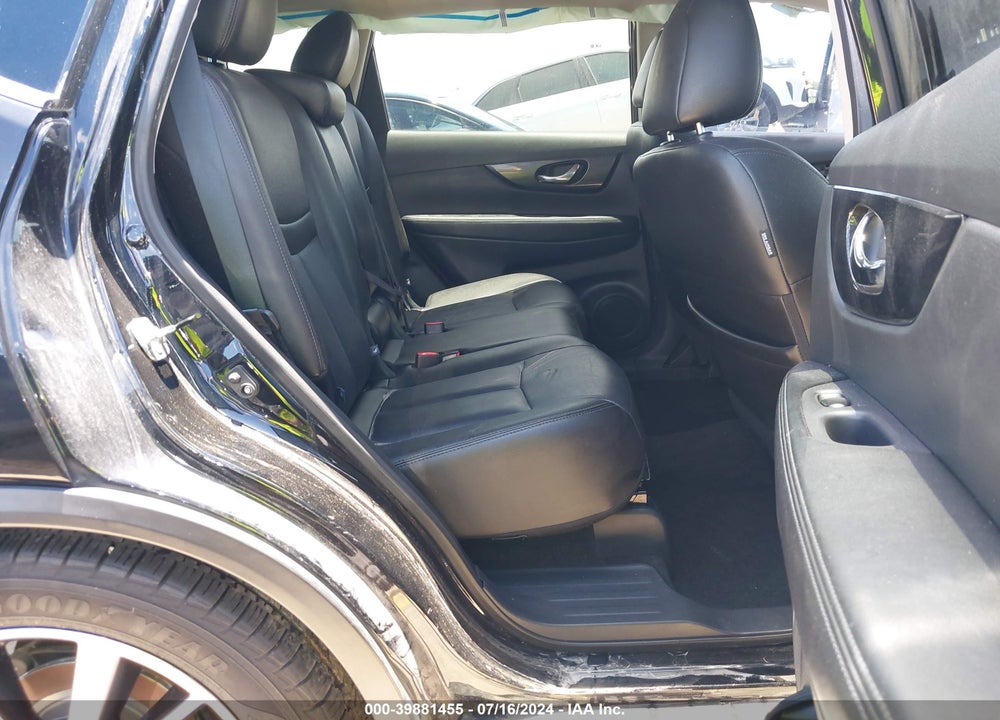 2019 NISSAN ROGUE SL VIN: 5N1AT2MT2KC752081