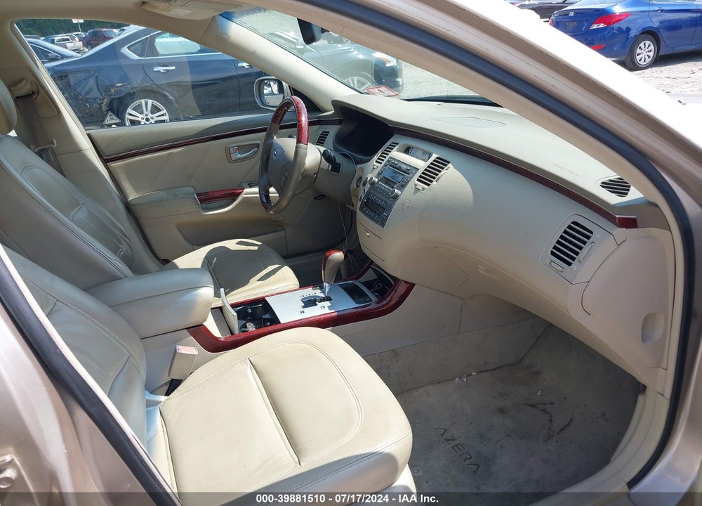 2006 HYUNDAI AZERA LIMITED/SE VIN: KMHFC46FX6A040038