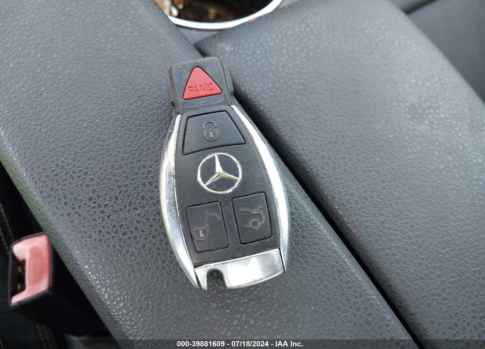 2014 MERCEDES-BENZ C 250 VIN: WDDGJ4HB3EG184203