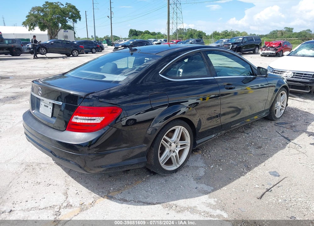 2014 MERCEDES-BENZ C 250 VIN: WDDGJ4HB3EG184203