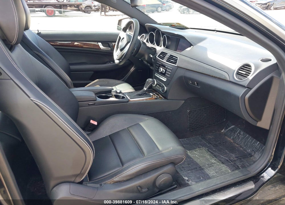 2014 MERCEDES-BENZ C 250 VIN: WDDGJ4HB3EG184203
