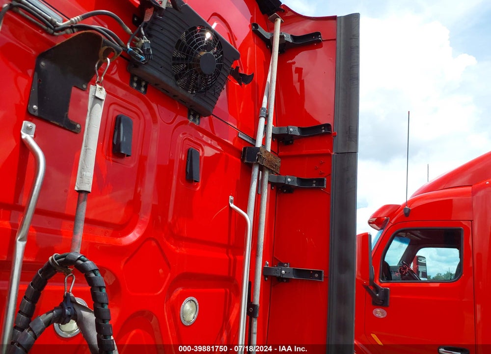 2018 FREIGHTLINER CASCADIA 125 VIN: 3AKJGLDR0JSJK2221