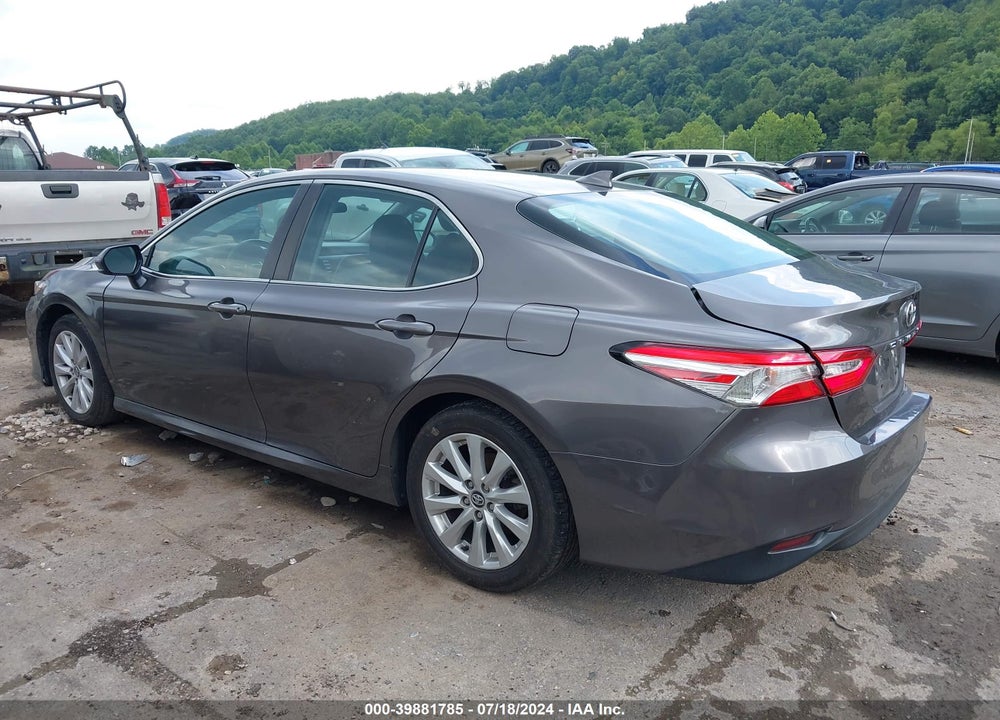 2020 TOYOTA CAMRY LE VIN: 4T1C11AK7LU932057