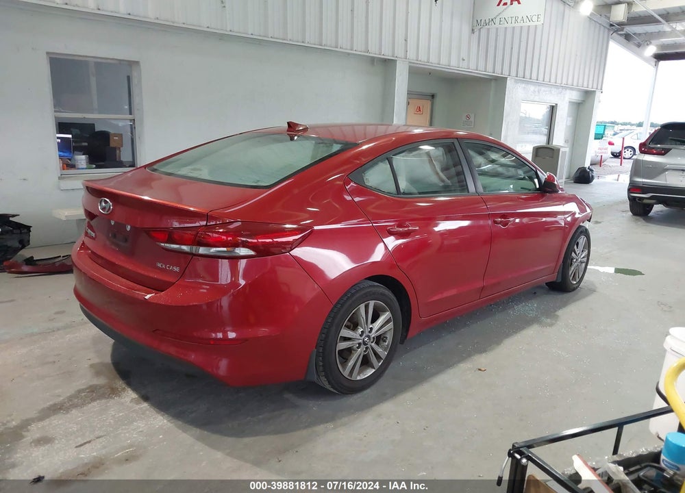 2018 HYUNDAI ELANTRA SEL VIN: KMHD84LF9JU471815