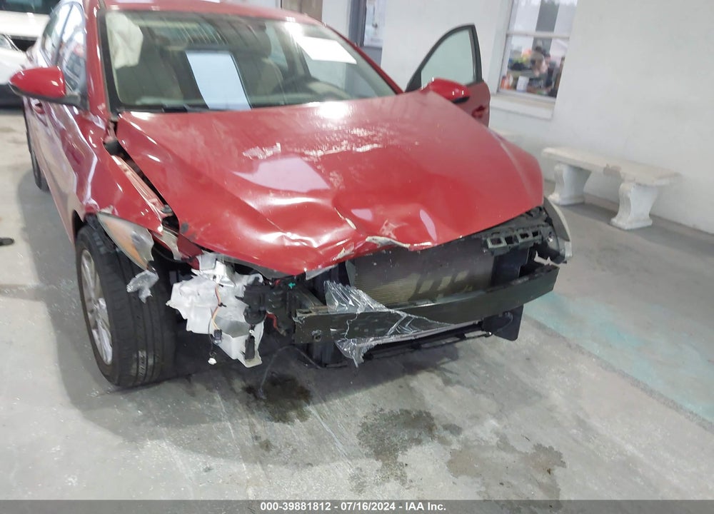 2018 HYUNDAI ELANTRA SEL VIN: KMHD84LF9JU471815