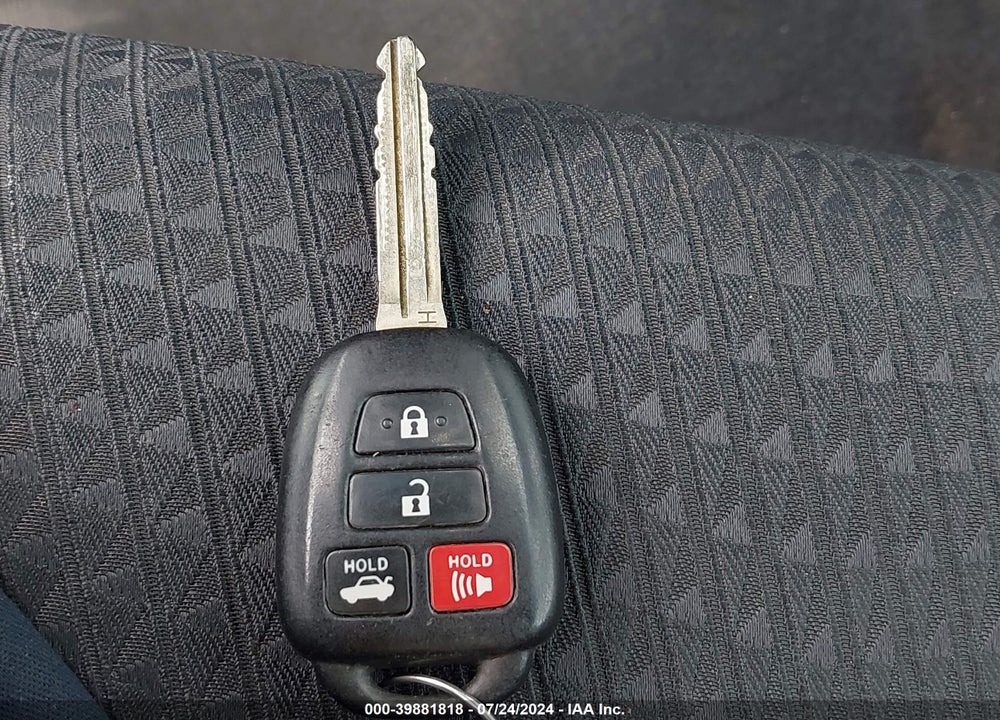 2015 TOYOTA CAMRY SE VIN: 4T1BF1FK6FU036200