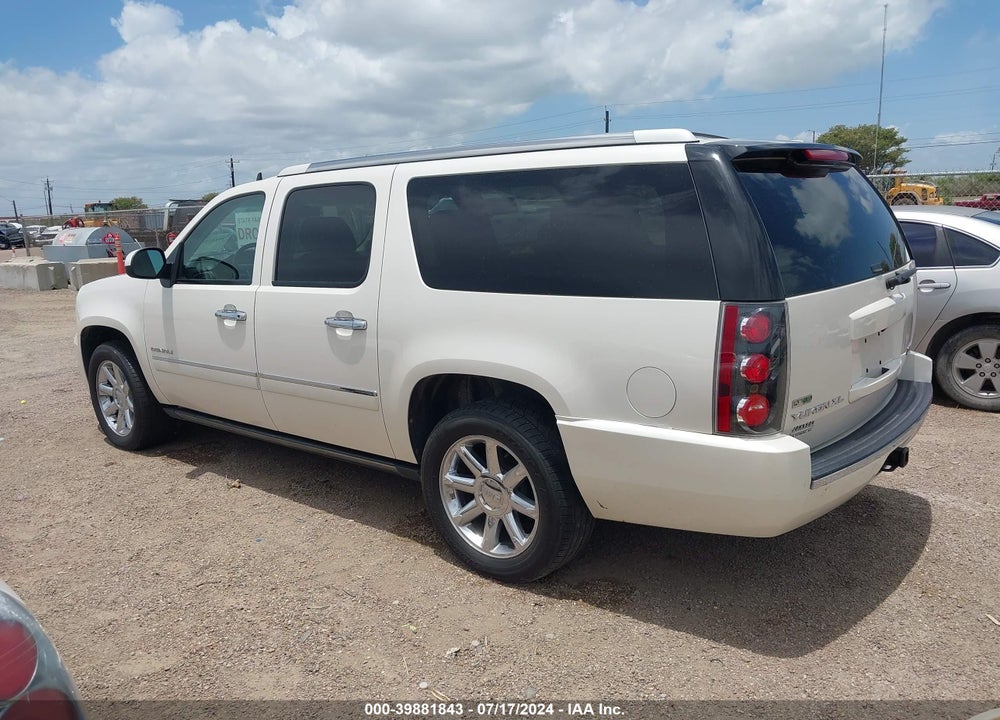 2011 GMC YUKON XL 1500 DENALI VIN: 1GKS2MEF2BR259339