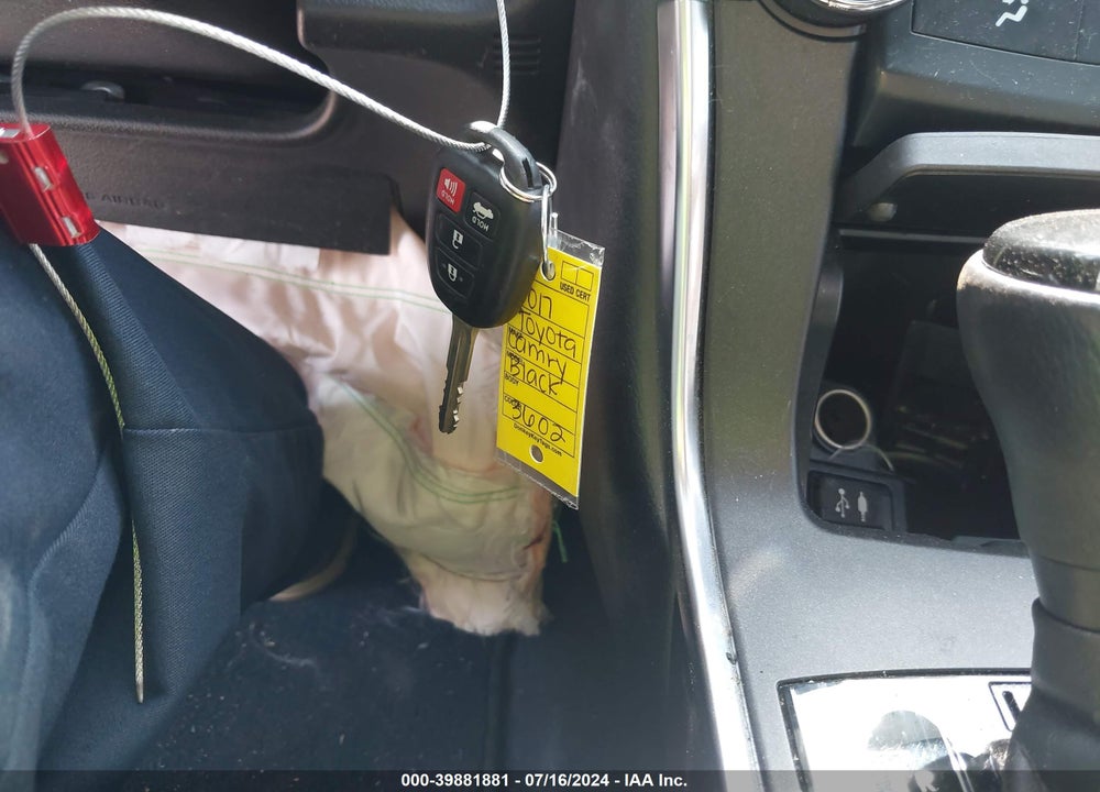2017 TOYOTA CAMRY SE VIN: 4T1BF1FK8HU763602