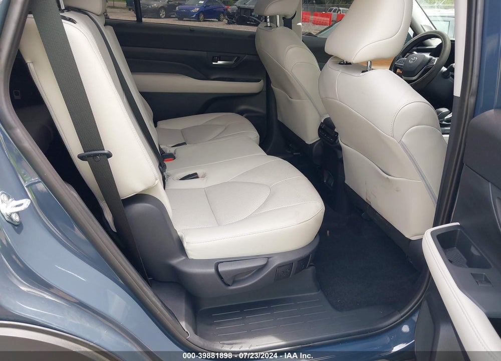 2024 TOYOTA GRAND HIGHLANDER LIMITED VIN: 5TDAAAA5XRS012667