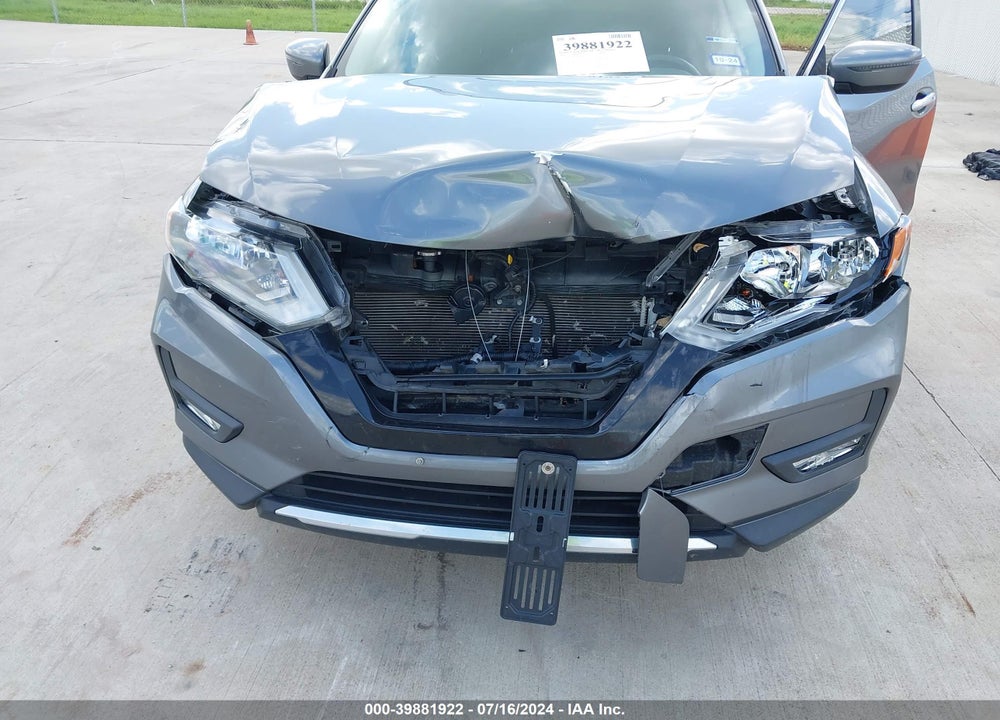 2018 NISSAN ROGUE VIN: JN8AT2MT5JW457014