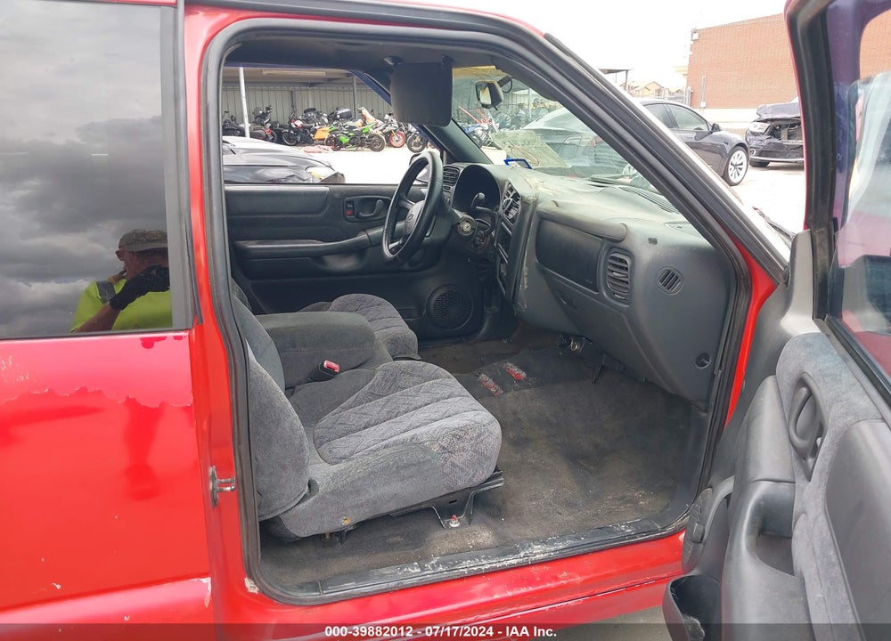 1999 CHEVROLET S-10 LS VIN: 1GCCS19W0X8169113