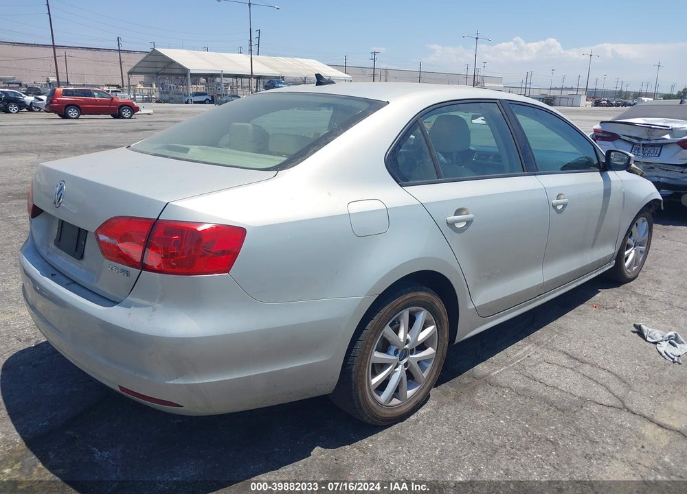 2011 VOLKSWAGEN JETTA 2.5L SE VIN: 3VWDZ7AJ8BM328805