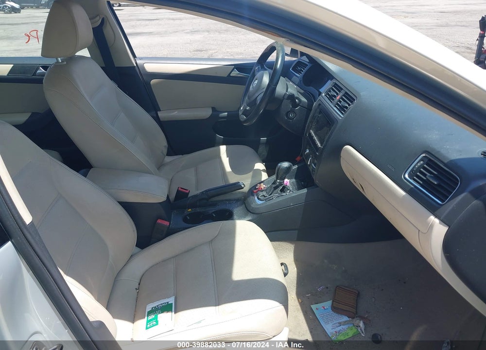 2011 VOLKSWAGEN JETTA 2.5L SE VIN: 3VWDZ7AJ8BM328805