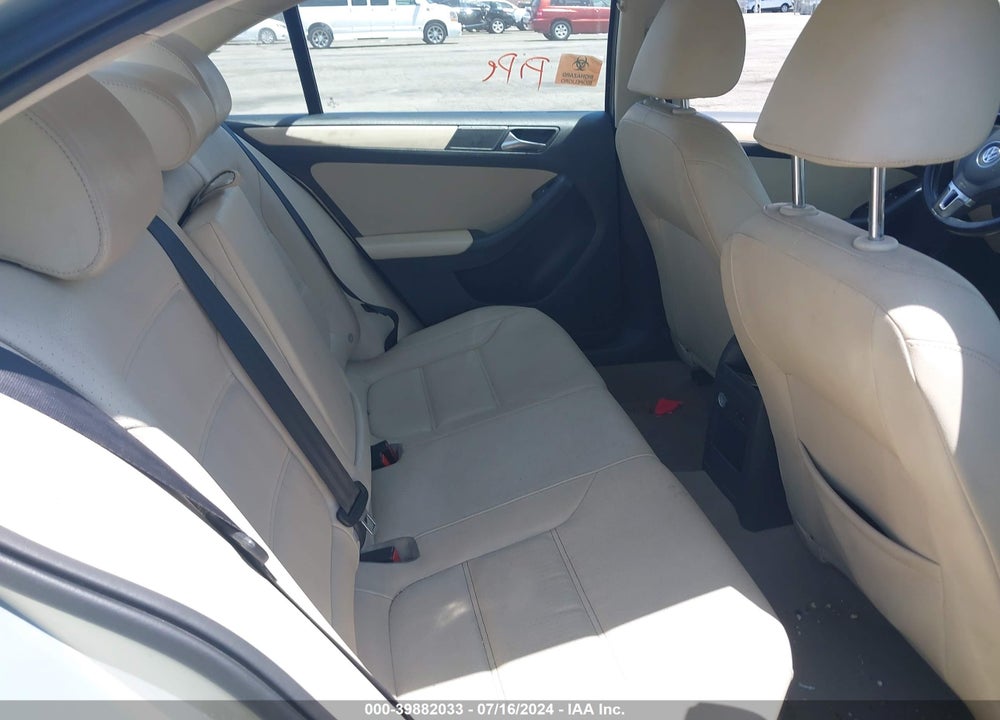 2011 VOLKSWAGEN JETTA 2.5L SE VIN: 3VWDZ7AJ8BM328805