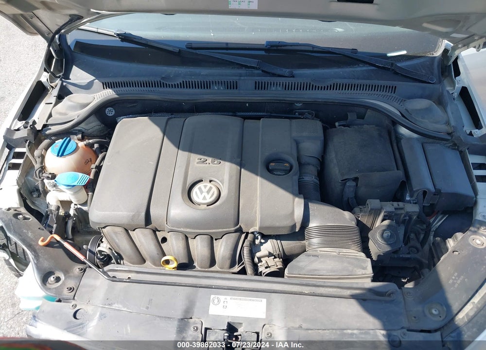 2011 VOLKSWAGEN JETTA 2.5L SE VIN: 3VWDZ7AJ8BM328805