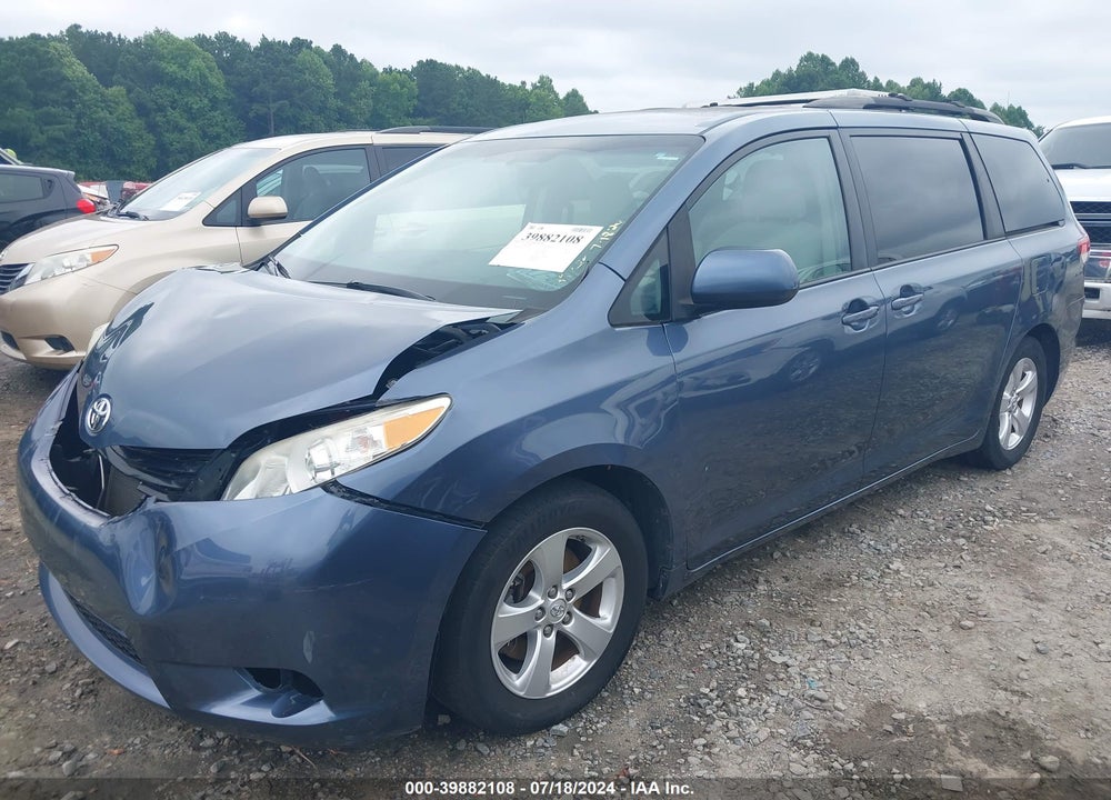 2013 TOYOTA SIENNA LE V6 8 PASSENGER VIN: 5TDKK3DC6DS376441