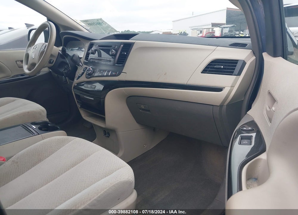 2013 TOYOTA SIENNA LE V6 8 PASSENGER VIN: 5TDKK3DC6DS376441