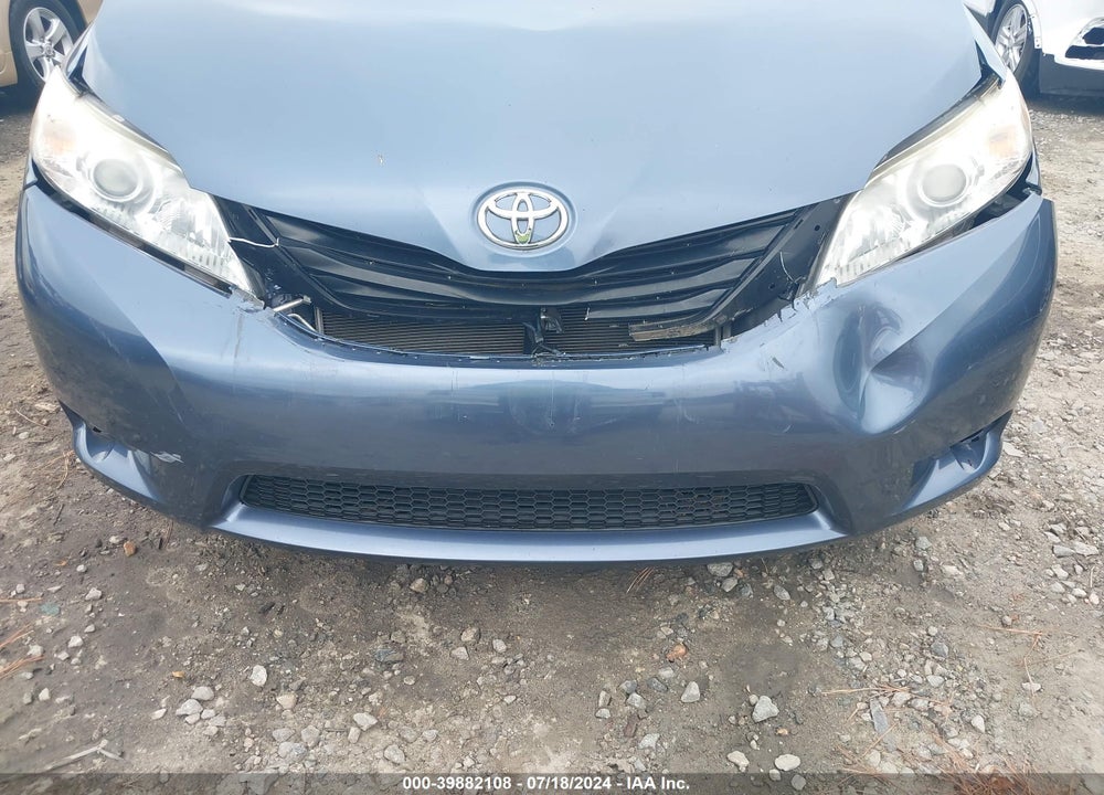 2013 TOYOTA SIENNA LE V6 8 PASSENGER VIN: 5TDKK3DC6DS376441