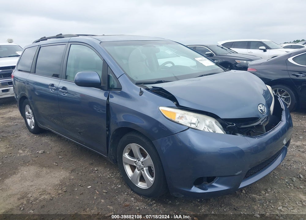 2013 TOYOTA SIENNA LE V6 8 PASSENGER VIN: 5TDKK3DC6DS376441